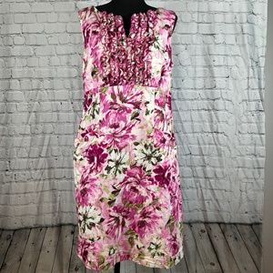 Beautiful spring-time sleeveless dress with pockets